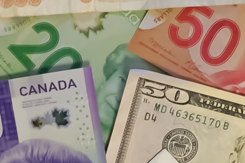 dollar bills canada usa Photo John McArthur Unsplash