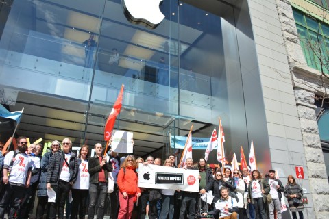 Twitter photo of the protest by Échec aux Paradis Fiscaux and ATTAC-Québec
